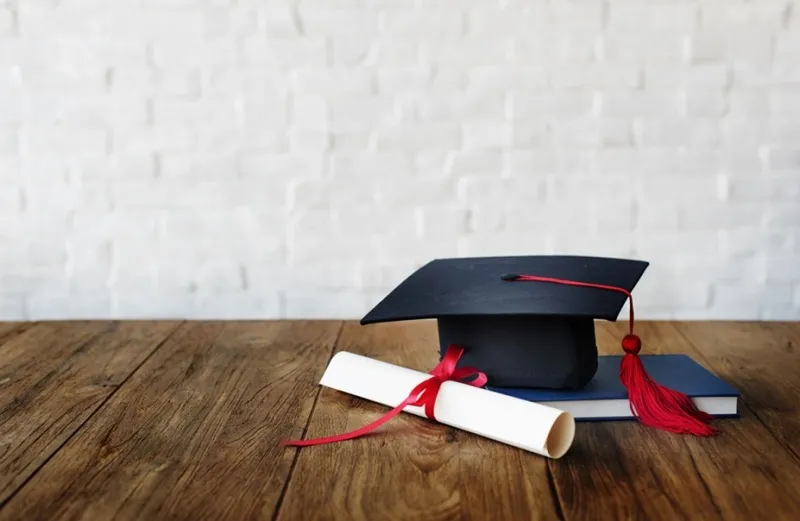 Studia podyplomowe - zbędny dyplom czy może dodatkowe kwalifikacje?